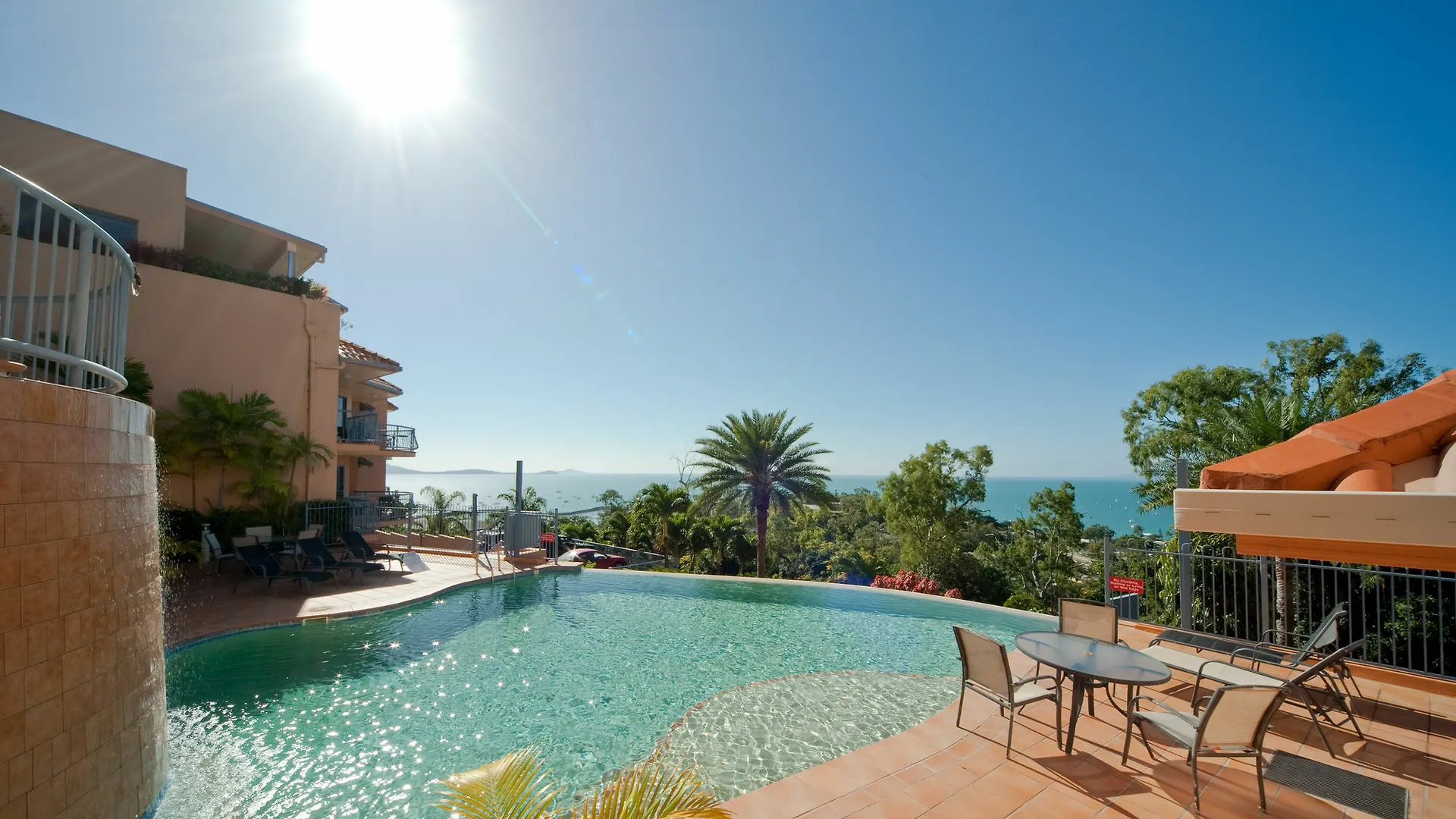 Sea Star Apartments Airlie Beach 4*,
